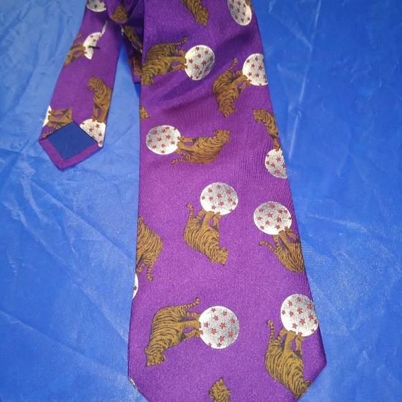 Silk Tie - Picture 2 of 8